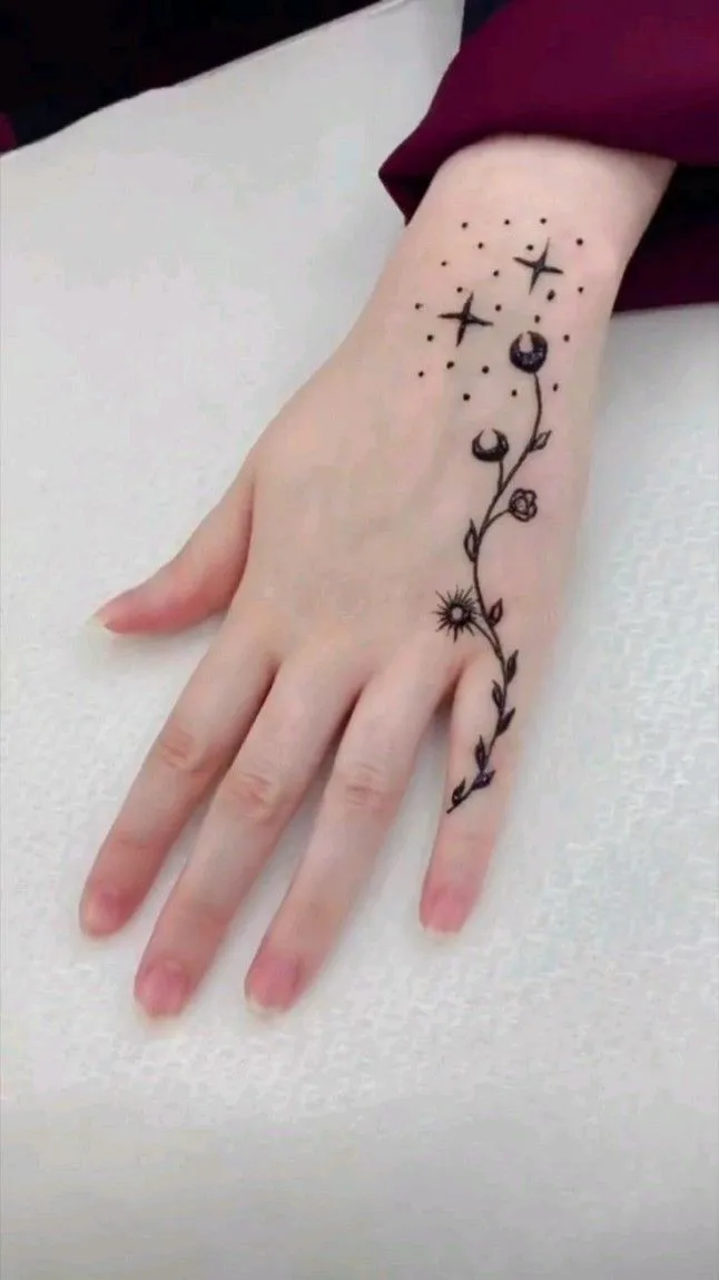 2025 ring finger mehndi trends
