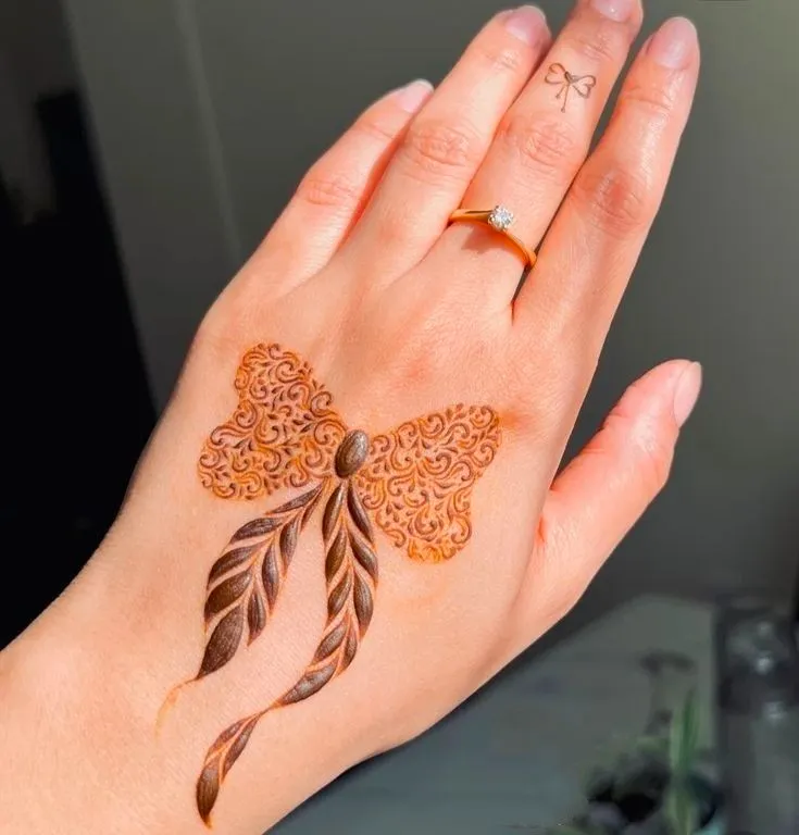 Arabic Inspired Scrolls