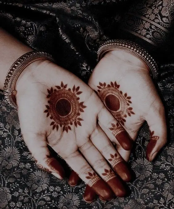 Beautiful Circle Mehndi Designs
