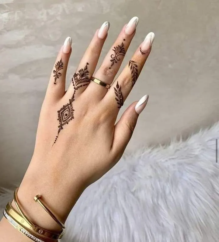 Bridal shower ring finger henna