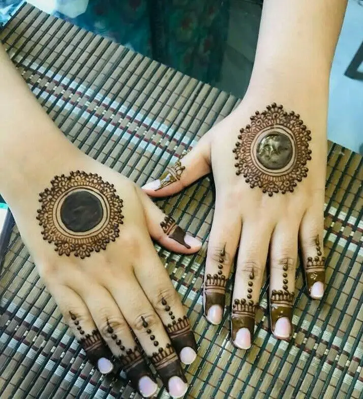 Circle Mehndi Design