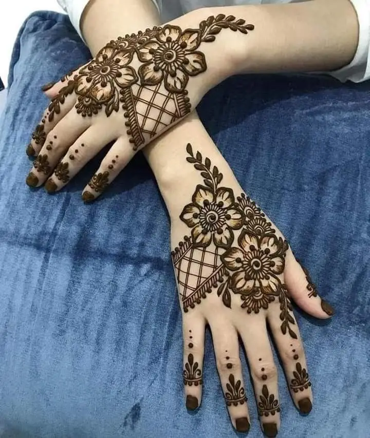 Delicate Henna Art