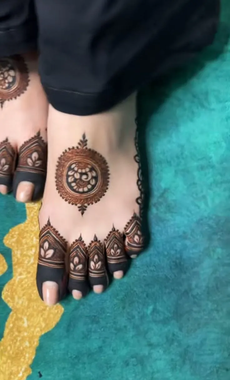 Easy mehndi for feet