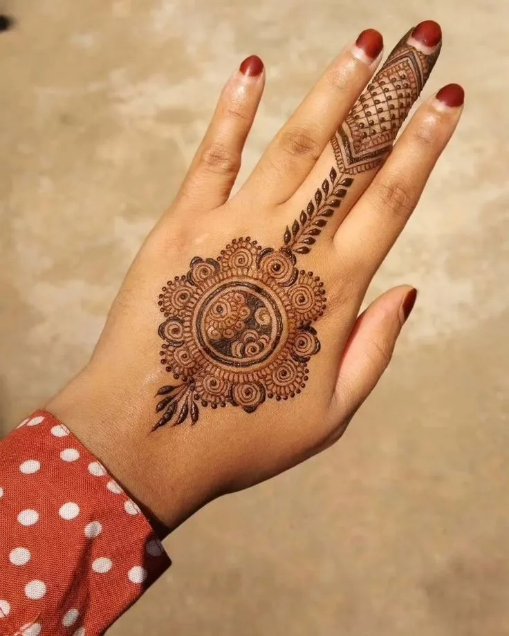 Finger tip henna Dubai