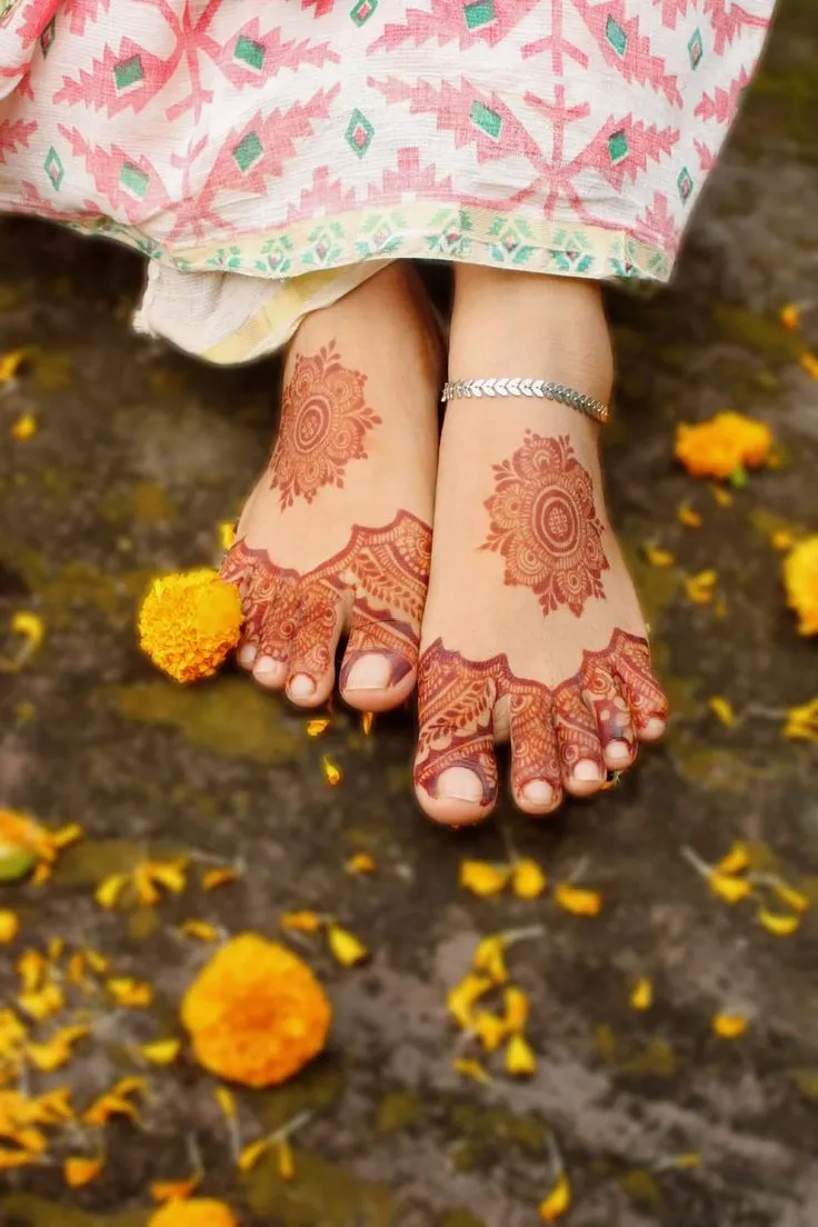Foot mehndi stencils