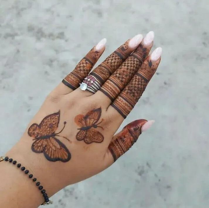 Full back hand Dubai mehndi