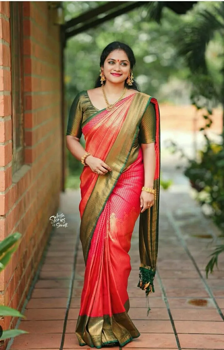 Kerala saree blouse neck designs for short height