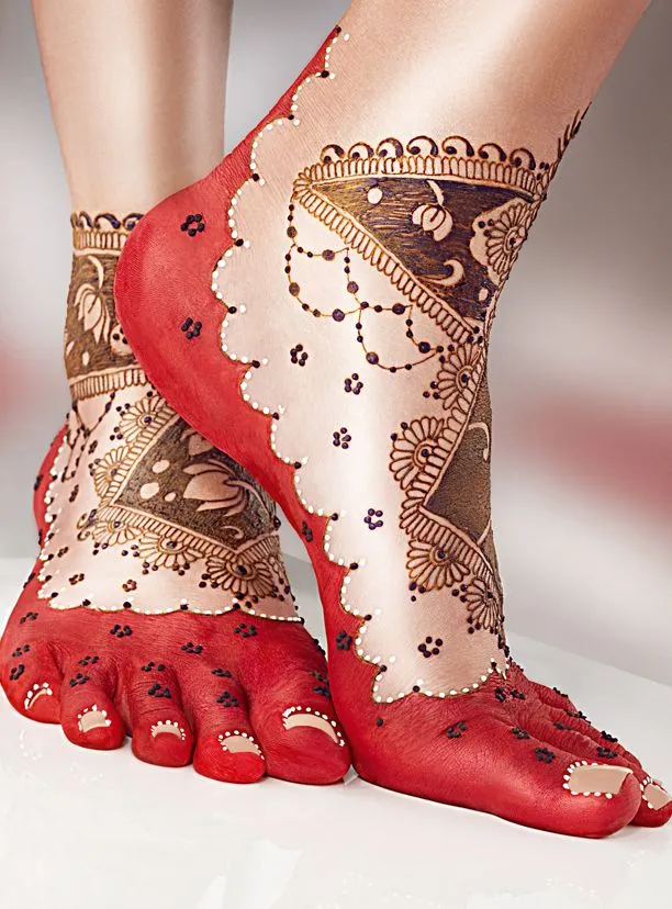 Leaf motifs for feet