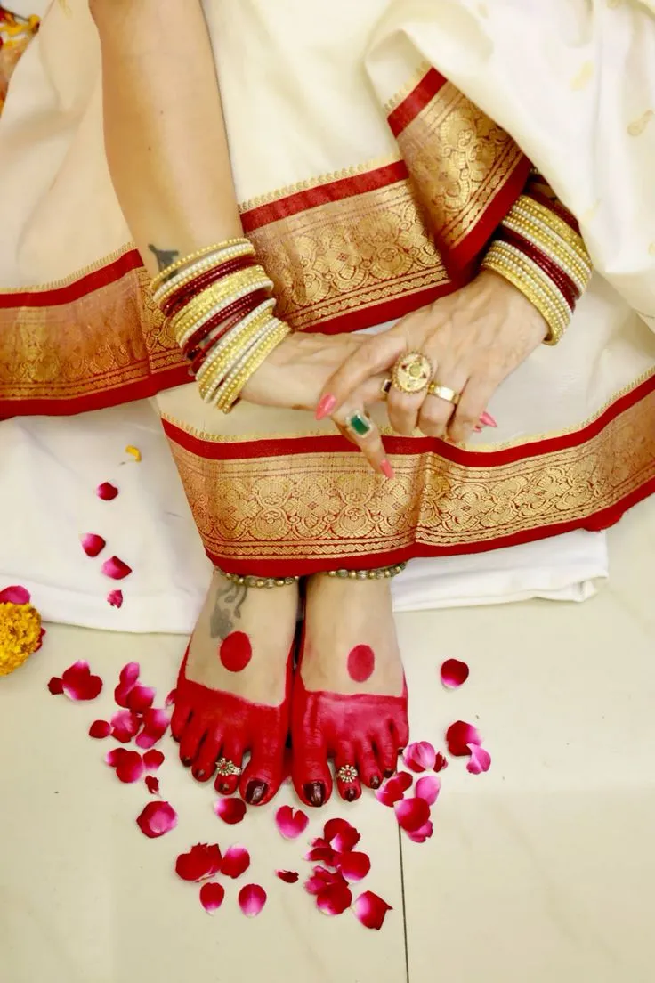 Minimal foot henna art