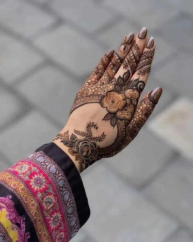 Modern Arabic henna Dubai