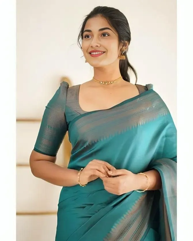 Modern Kerala saree blouse neck designs