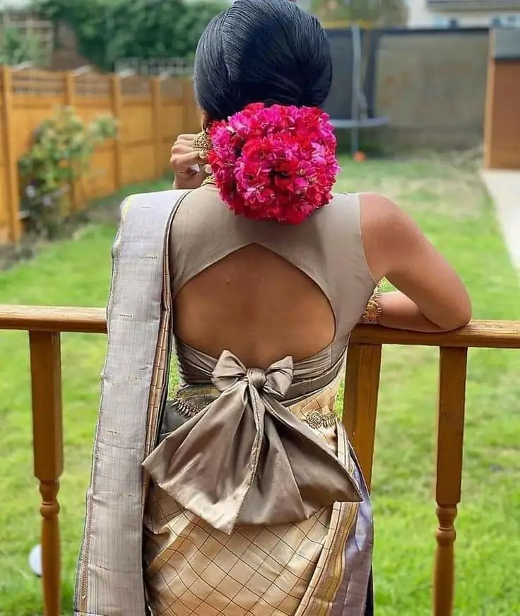 Modern sleeveless blouse designs