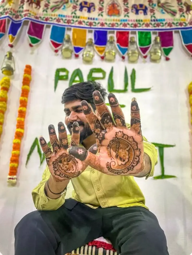 Parani designs for groom’s hands