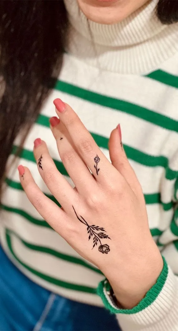 Pinky finger mehndi art