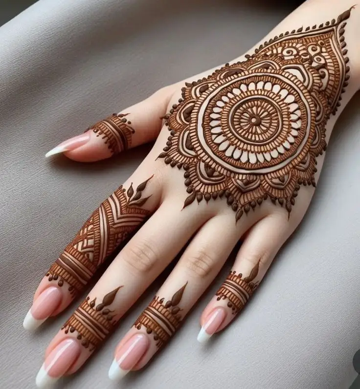 Simple Round Mehndi Design