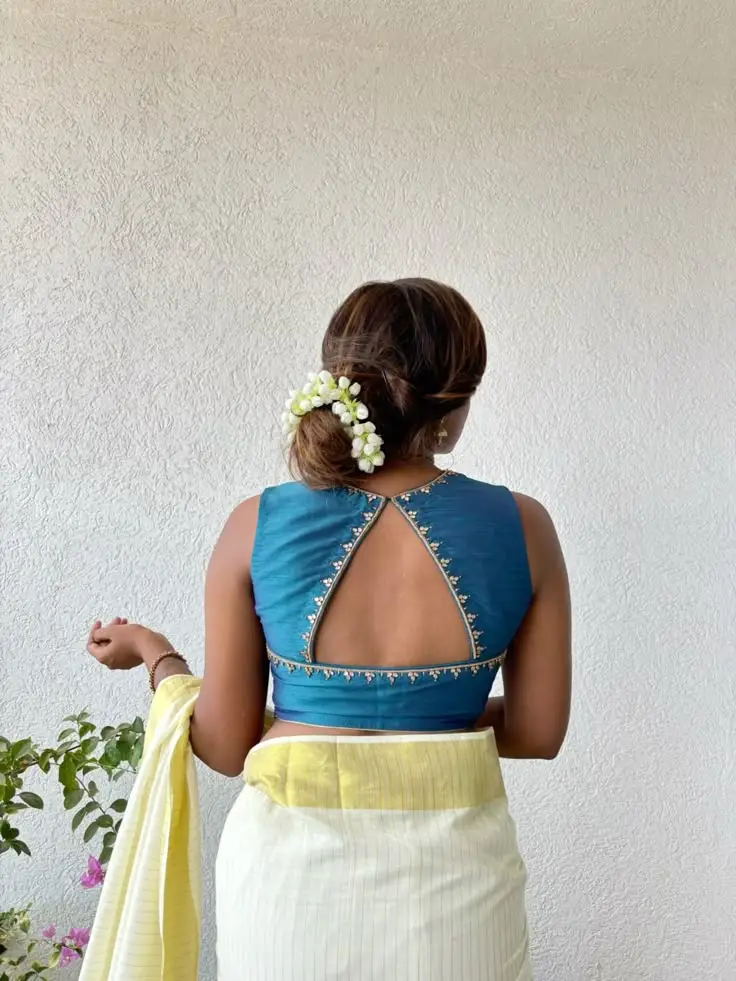 Sleeveless blouse draping styles