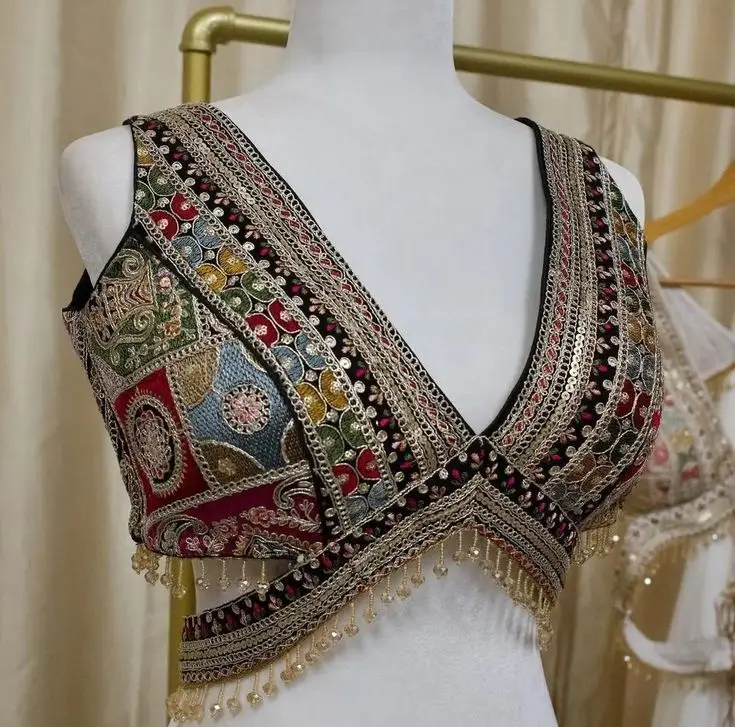 Sleeveless blouse neck patterns