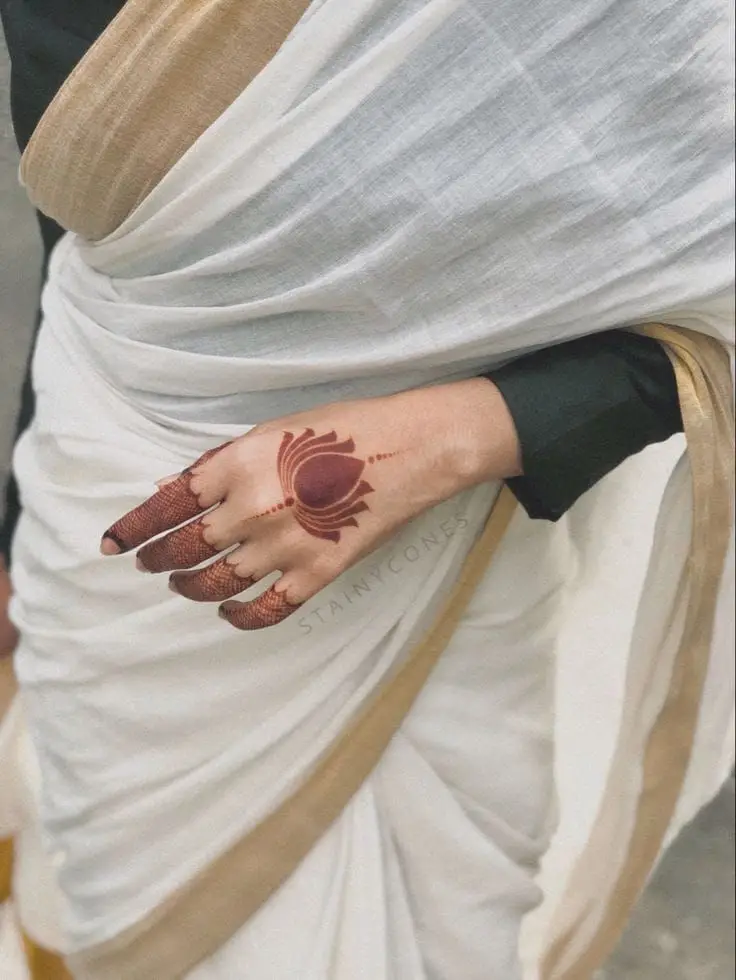Tiny Circle Henna Art