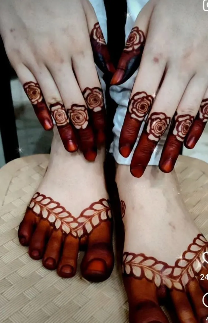 Trending easy foot mehndi