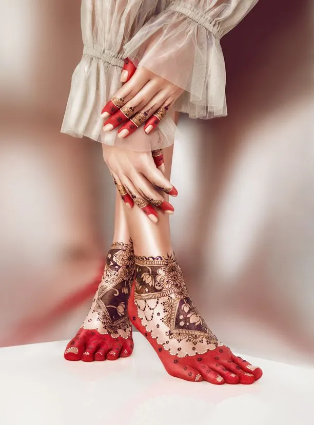 Vine patterns for feet