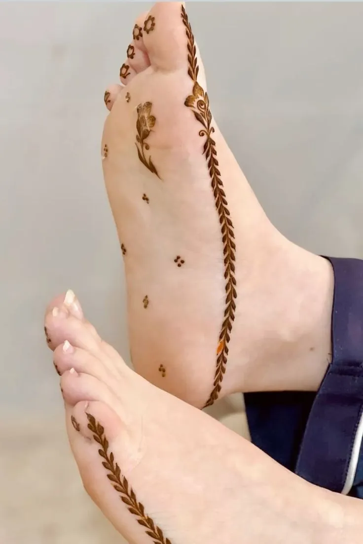 Wedding foot henna