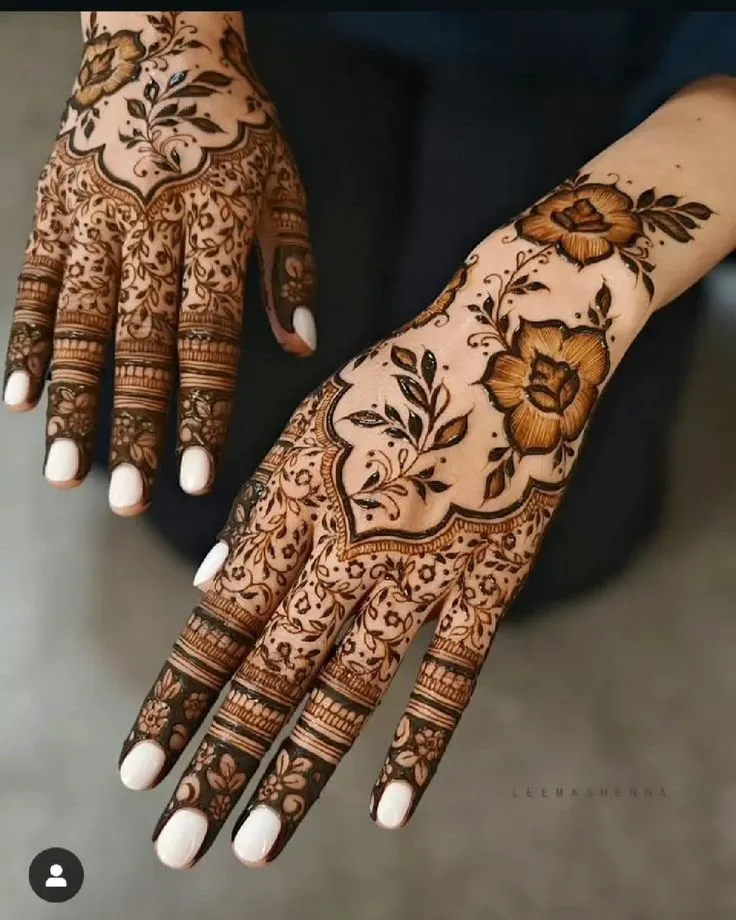 Wrist to fingers Arabic design