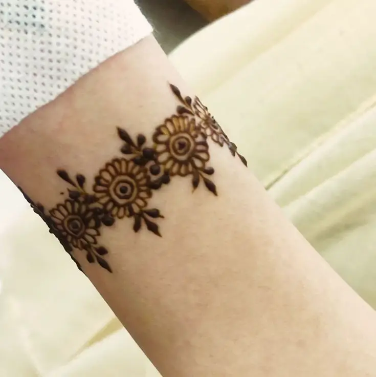 bangle mehndi design simple