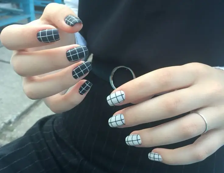 black and white nail patterns