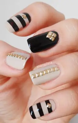 black designs on nails