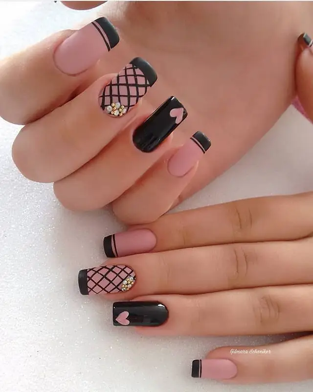 black nail art simple