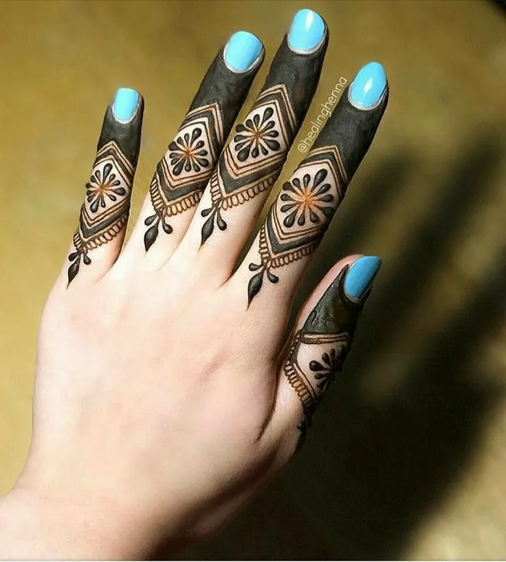 cap design mehndi for bride