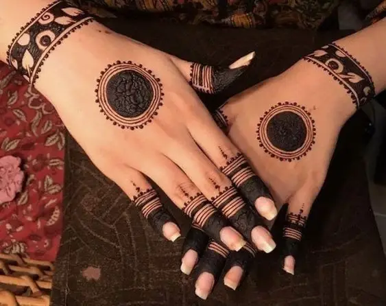 chain bracelet mehndi design
