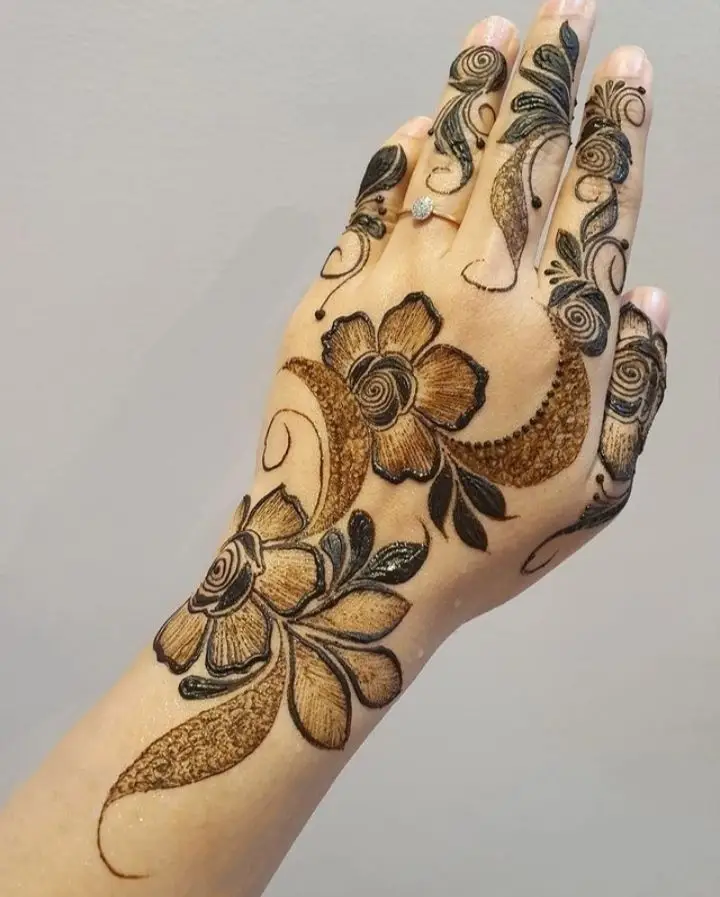 easy khafif mehndi designs for back hands