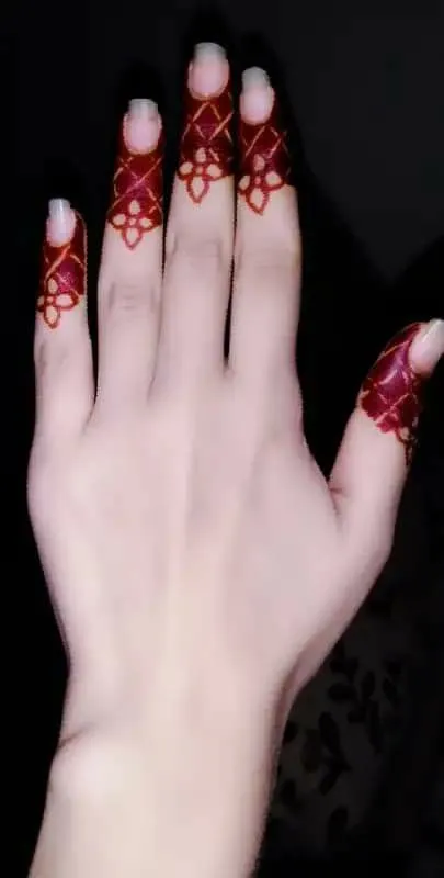 finger mehndi design