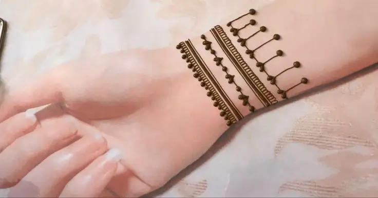 floral bracelet mehndi design