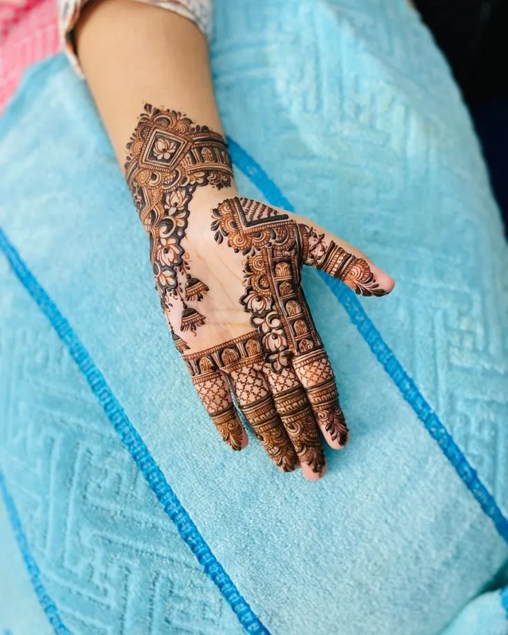 front hand bel mehndi