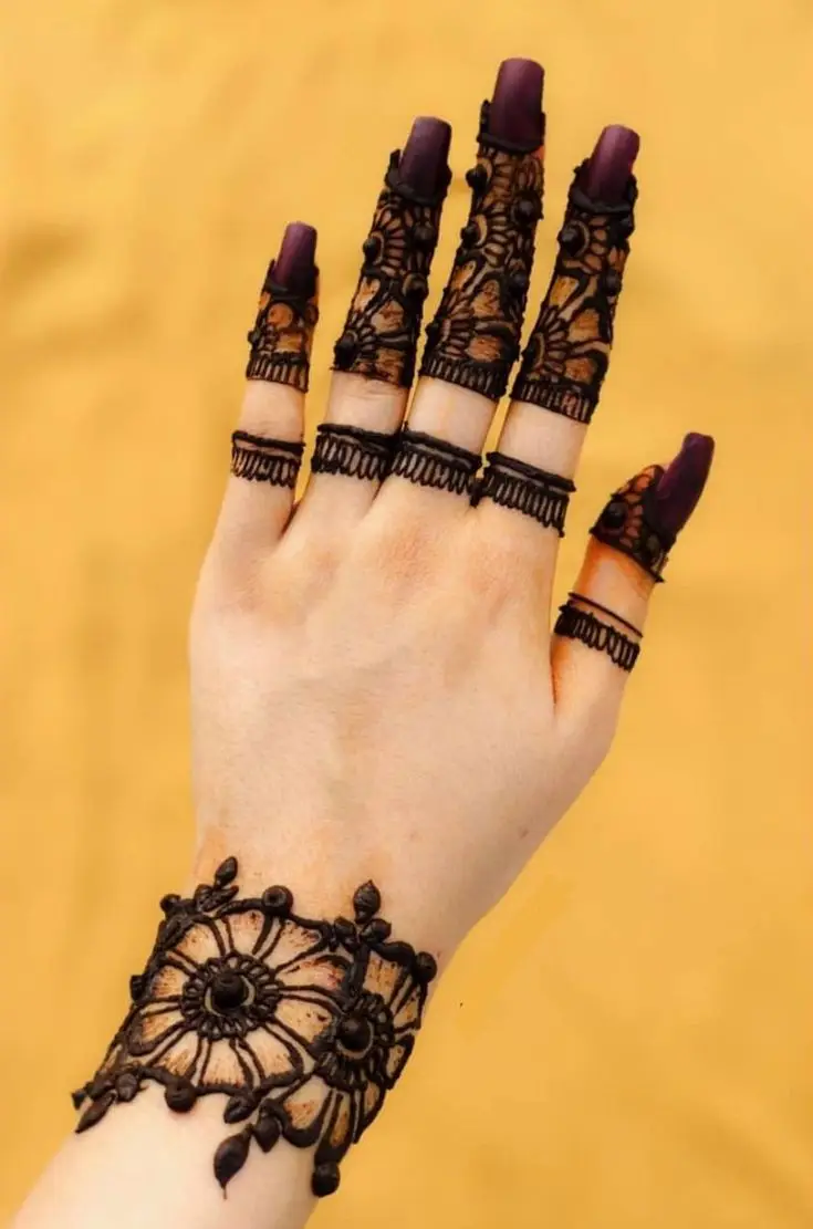 instagram worthy bracelet mehndi