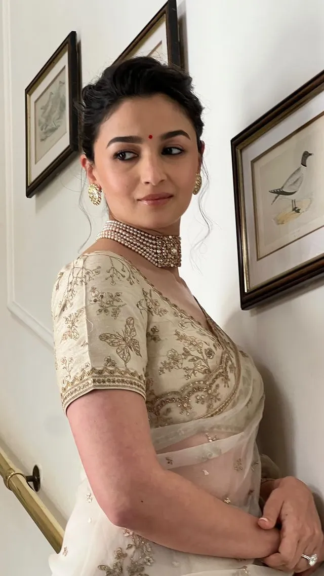kerala saree matching blouse