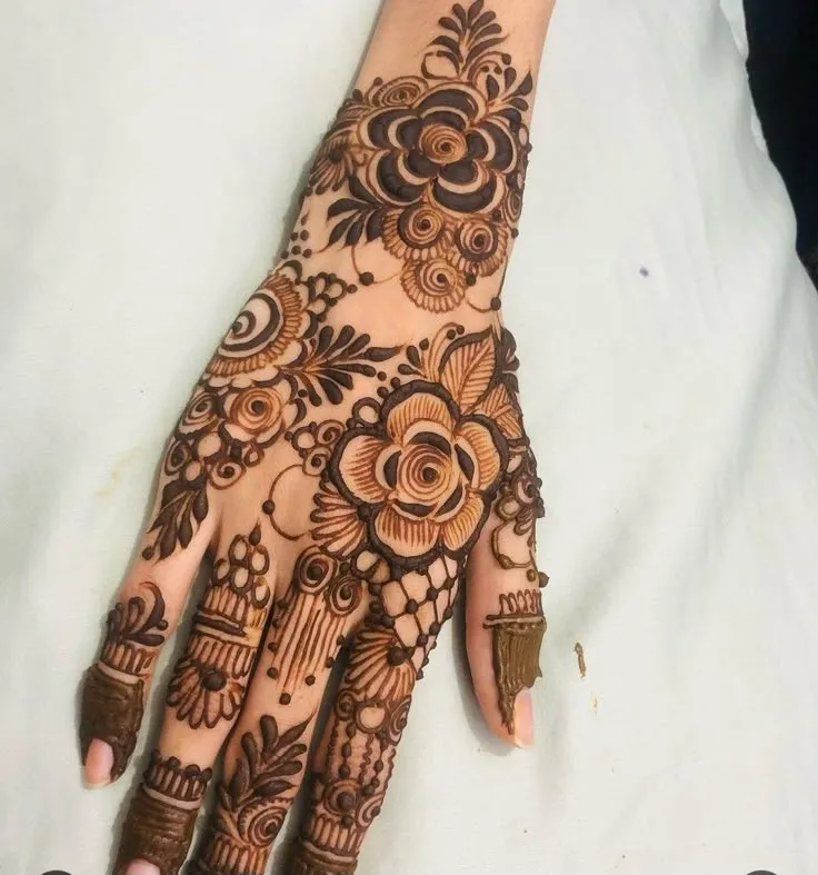 khafif henna pattern