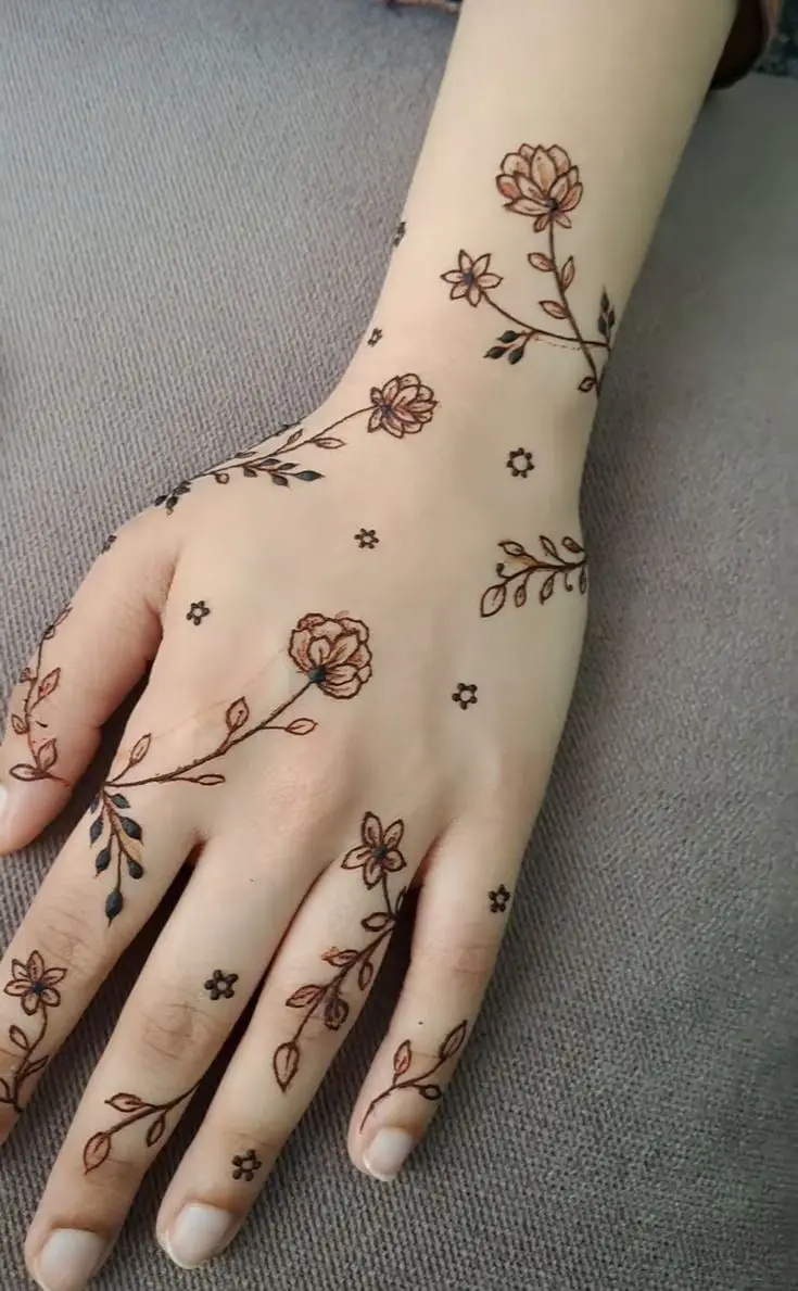 khafif mehndi design back hand