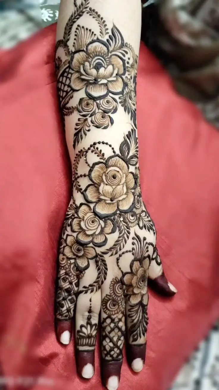 khafif mehndi design back hand simple