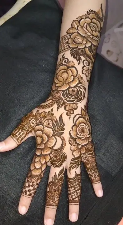 khafif mehndi designs for back hand