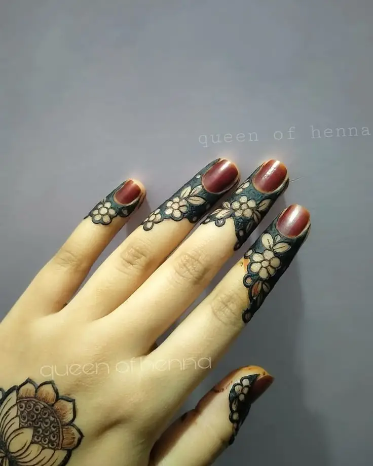 mehndi finger cap design