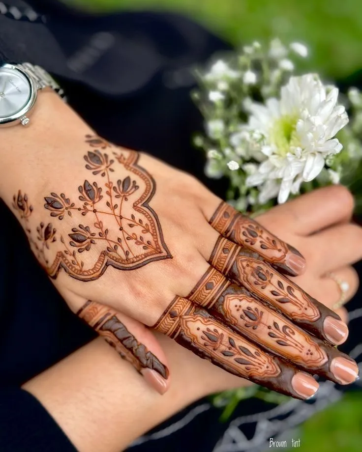 minimal mehndi design for bride
