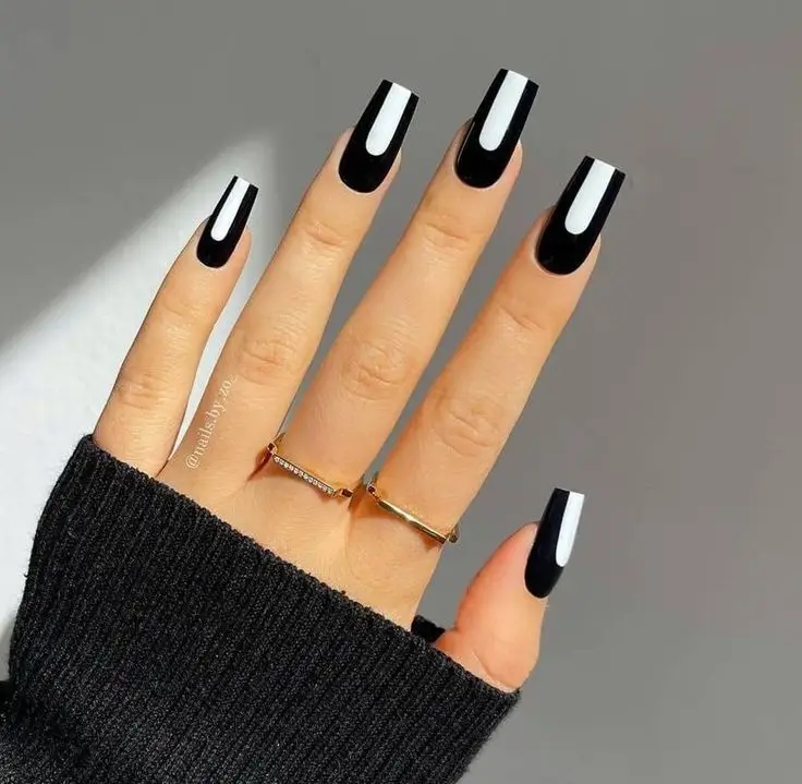 minimalist black and white nails