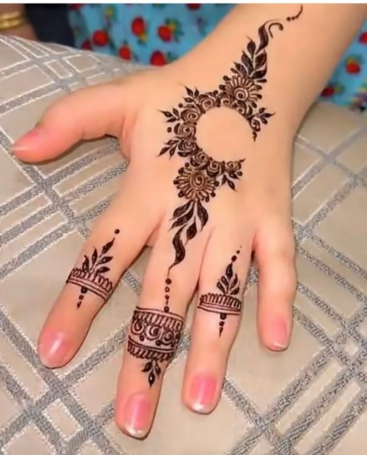 modern ring finger mehndi design