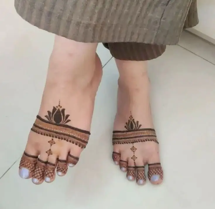 nice foot mehndi