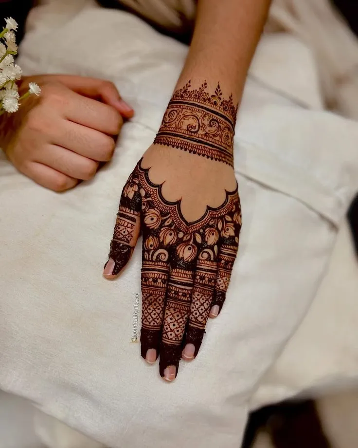 pakistani mehndi for hands