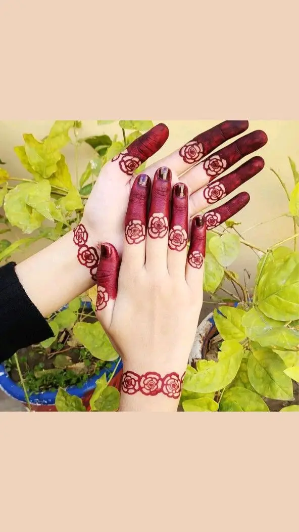 ring finger mehndi design