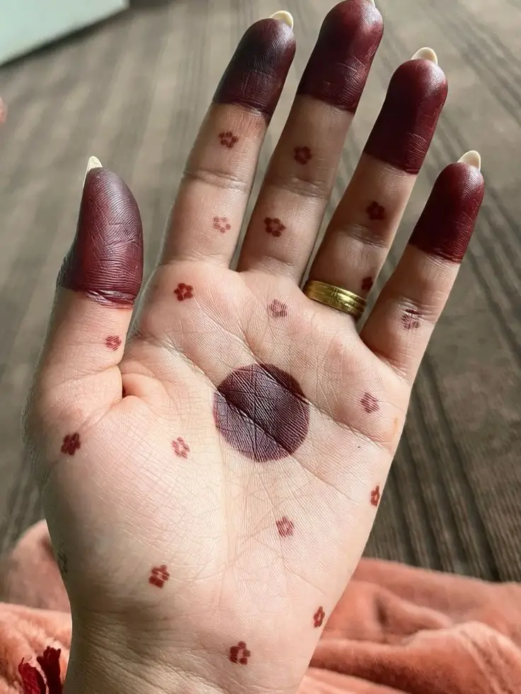 round mehndi design simple